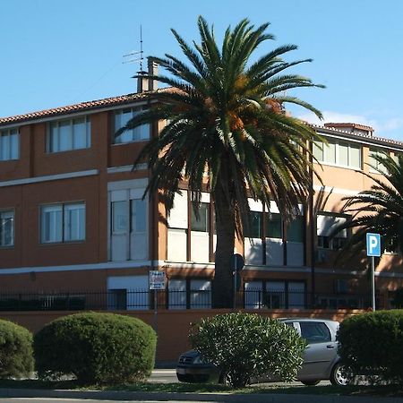 B&Beach Cagliari Guest House Екстер'єр фото