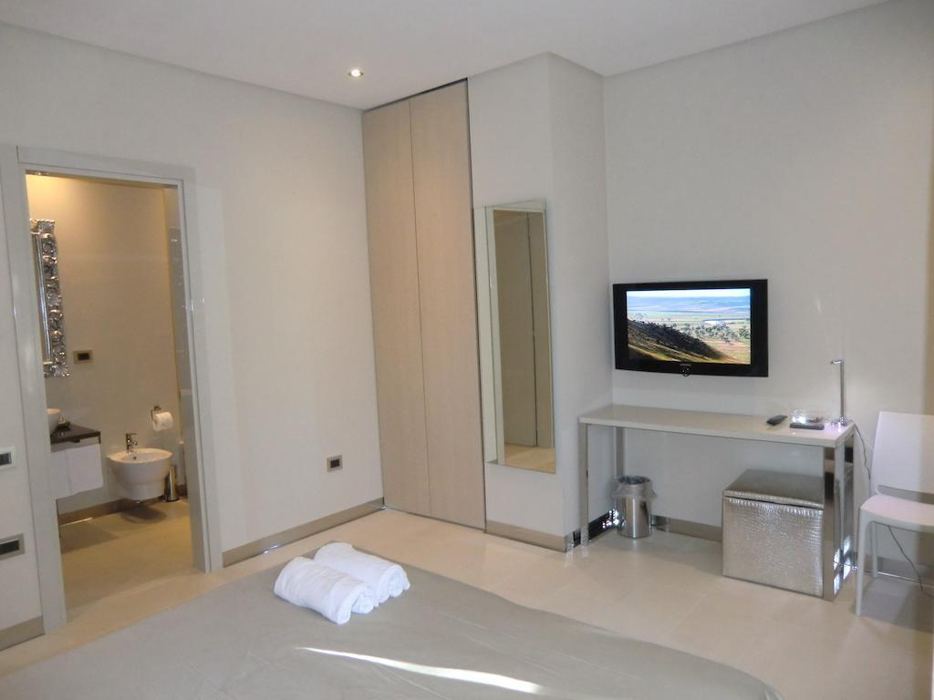 B&Beach Cagliari Guest House Номер фото