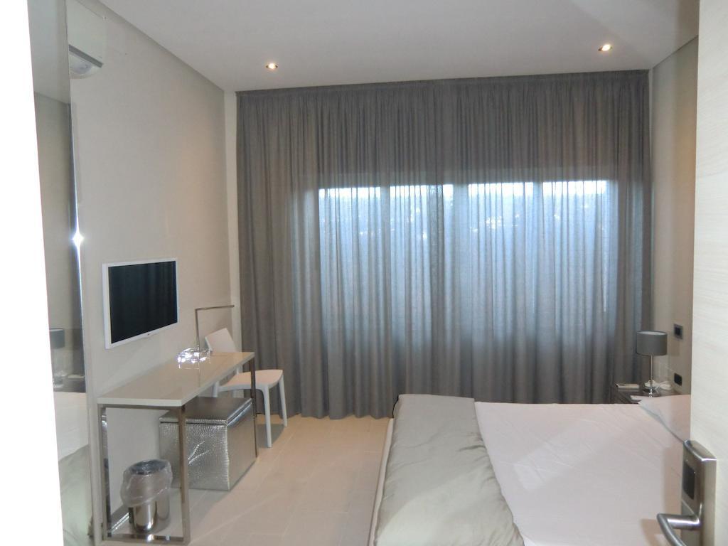 B&Beach Cagliari Guest House Екстер'єр фото