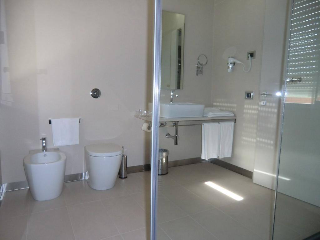 B&Beach Cagliari Guest House Номер фото