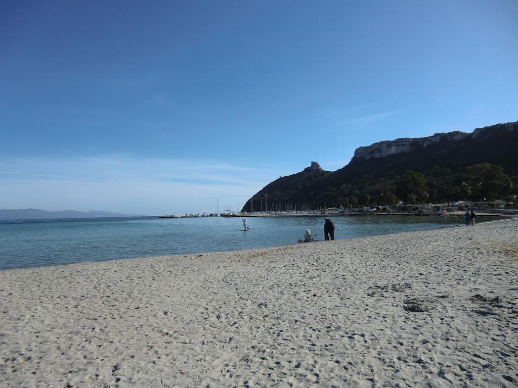 B&Beach Cagliari Guest House Екстер'єр фото
