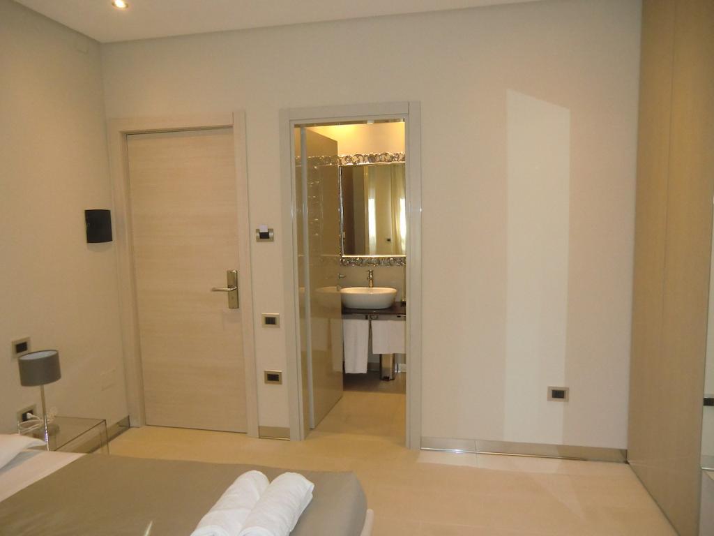 B&Beach Cagliari Guest House Номер фото