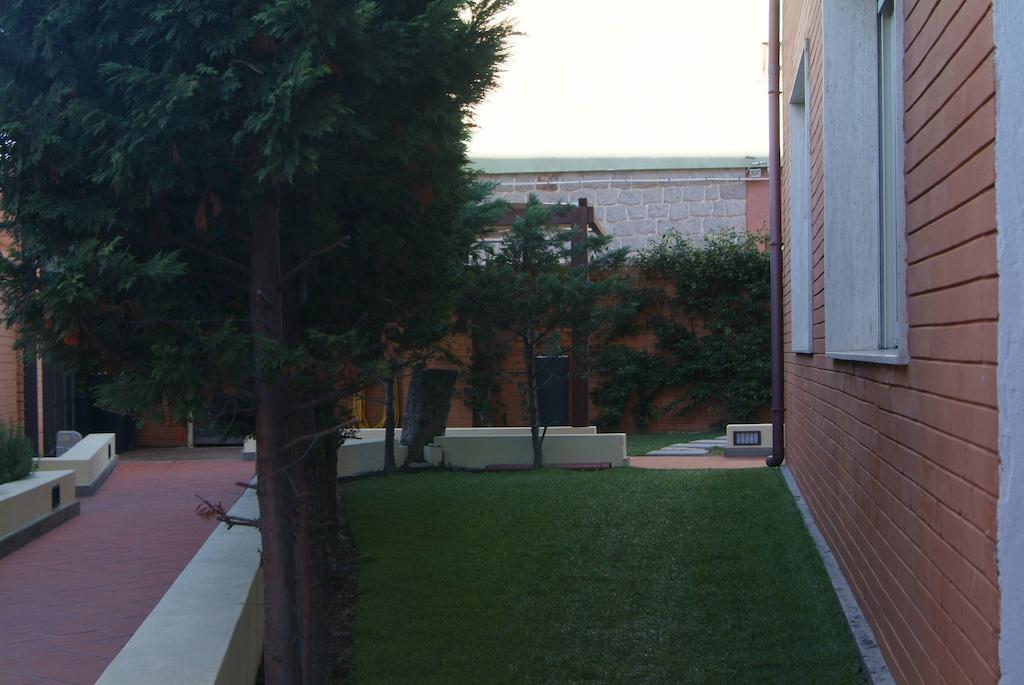 B&Beach Cagliari Guest House Екстер'єр фото
