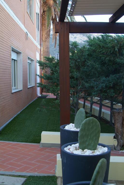 B&Beach Cagliari Guest House Екстер'єр фото