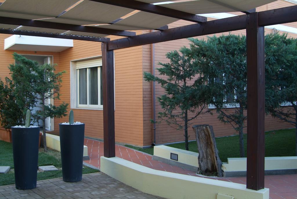 B&Beach Cagliari Guest House Екстер'єр фото