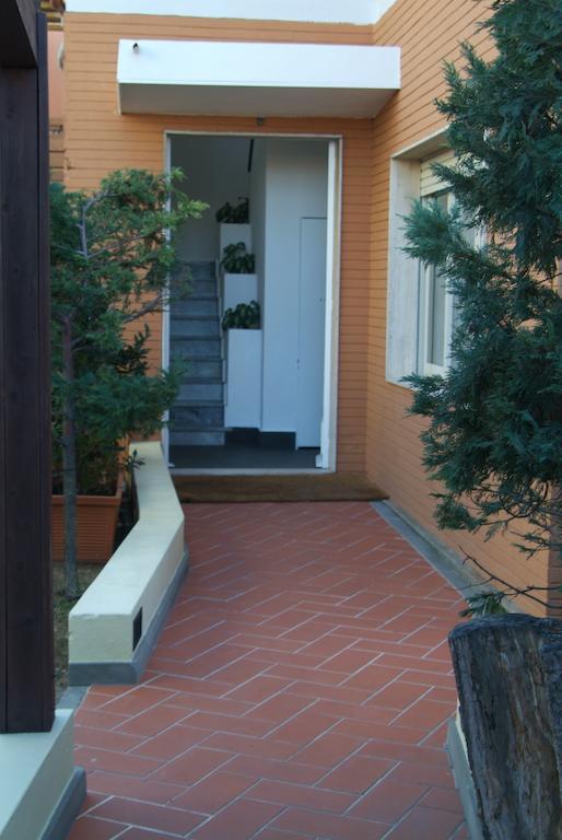 B&Beach Cagliari Guest House Екстер'єр фото