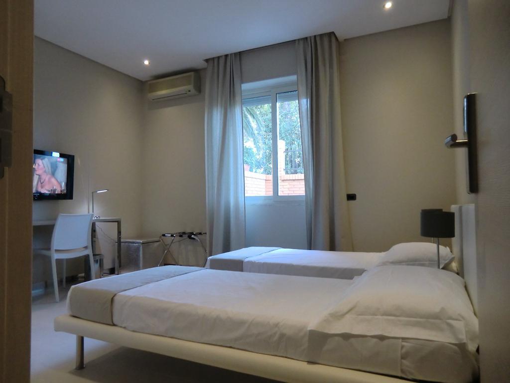 B&Beach Cagliari Guest House Номер фото
