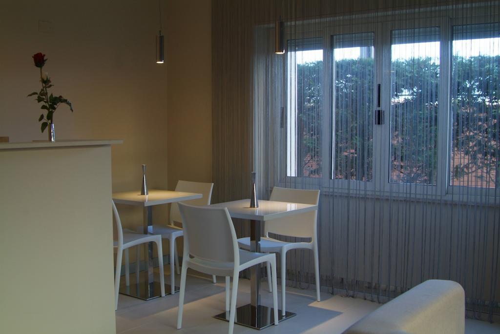 B&Beach Cagliari Guest House Екстер'єр фото