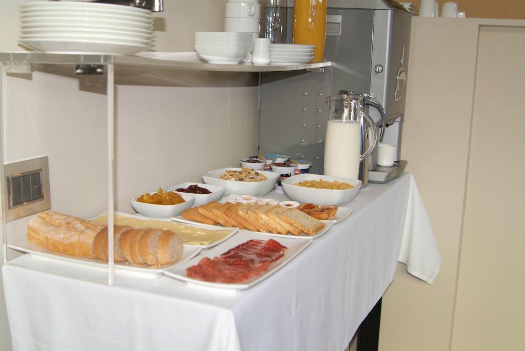 B&Beach Cagliari Guest House Екстер'єр фото
